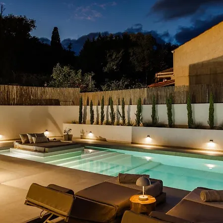 Kisterna Luxury Living Vilă *